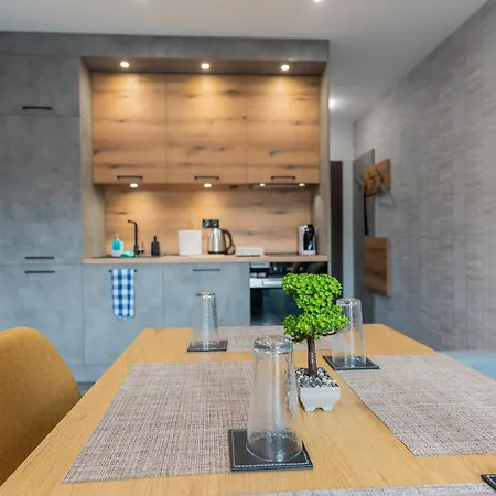 Urban Five #2 - Stylish One-bedroom With Kitchen & Parking * Велико-Тырново