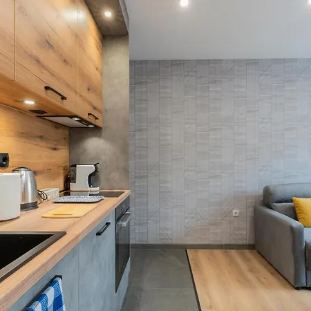 Апартаменты Urban Five #2 - Stylish One-bedroom With Kitchen & Parking *
