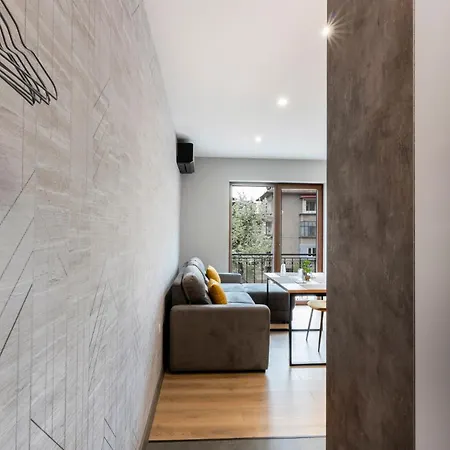 Lejlighed Urban Five #2 - Stylish One-bedroom With Kitchen & Parking *