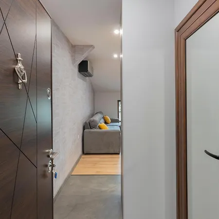Urban Five #2 - Stylish One-bedroom With Kitchen & Parking * Veliko Tarnovo