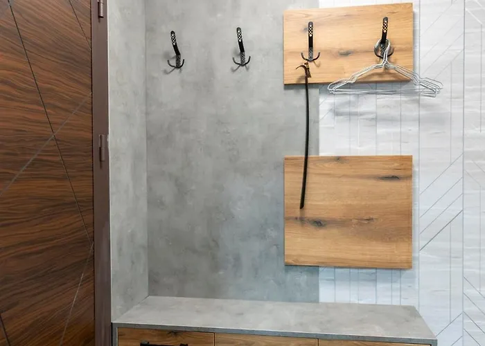 Urban Five #2 - Stylish One-bedroom With Kitchen & Parking Апартаменты