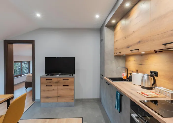 Апартаменты Urban Five #2 - Stylish One-bedroom With Kitchen & Parking Велико-Тырново