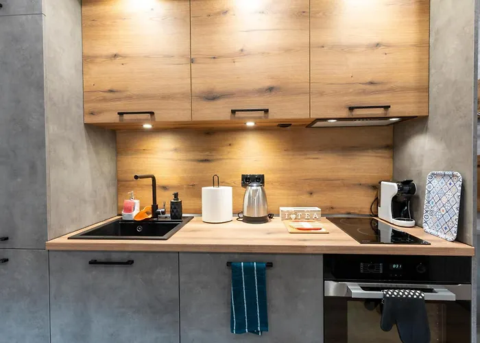 Urban Five #2 - Stylish One-bedroom With Kitchen & Parking * Велико-Тырново